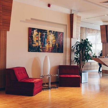 The Gerald'S Hotel Rădăuţi Kültér fotó