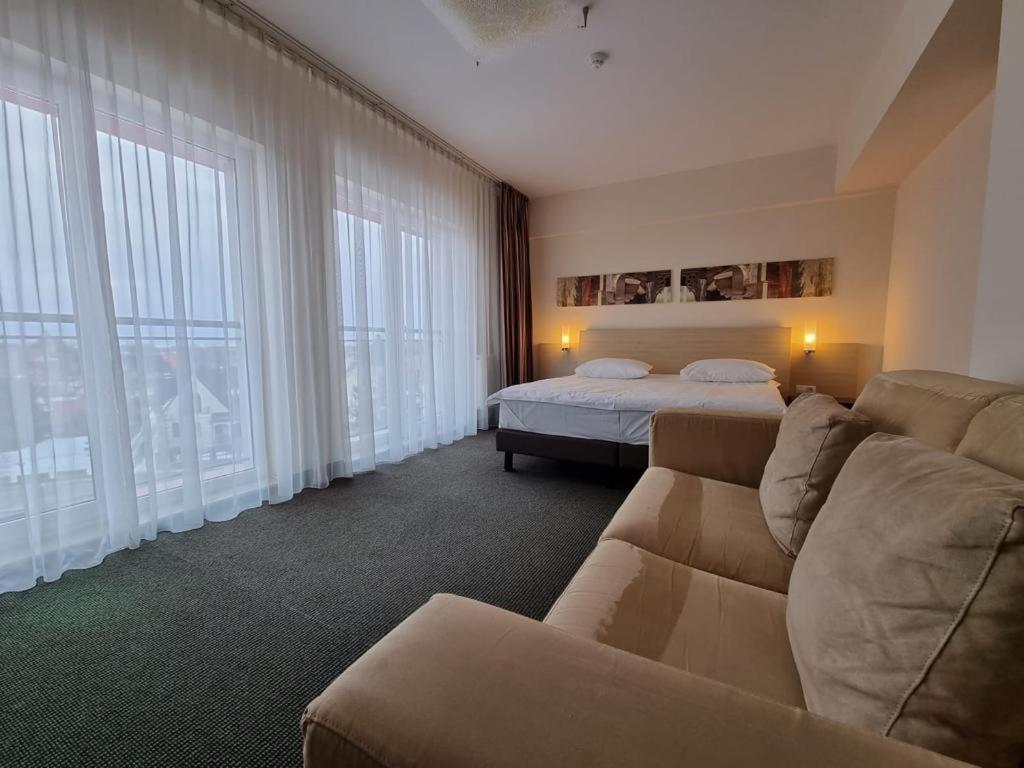 The Gerald'S Hotel Rădăuţi Kültér fotó