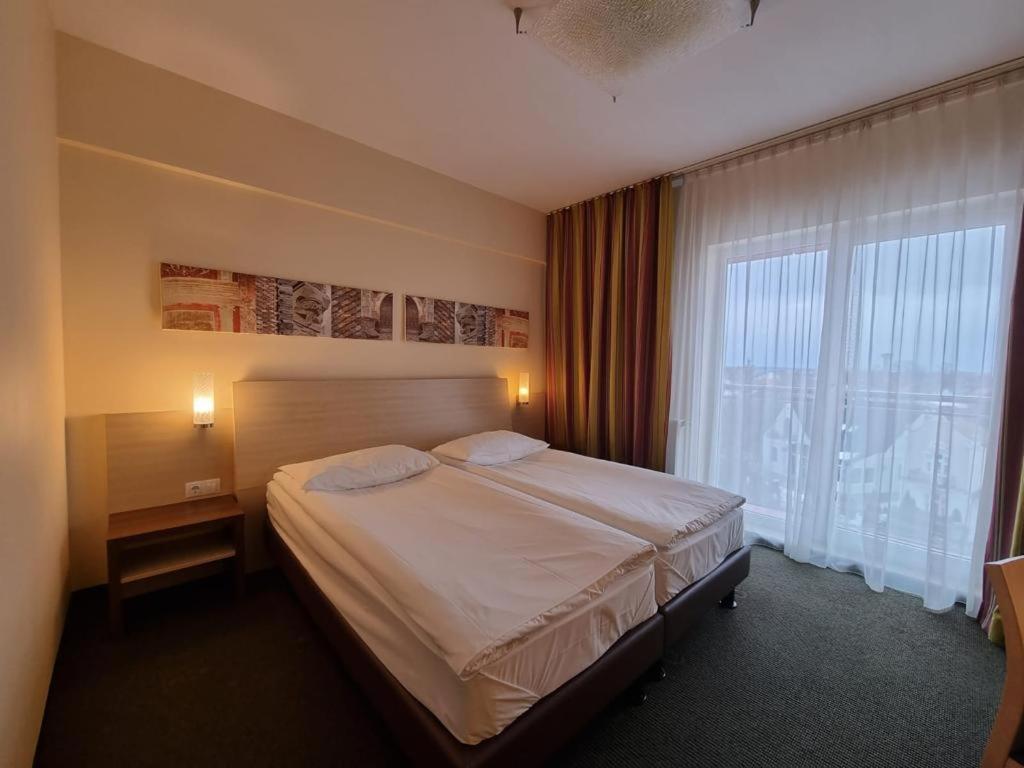 The Gerald'S Hotel Rădăuţi Kültér fotó